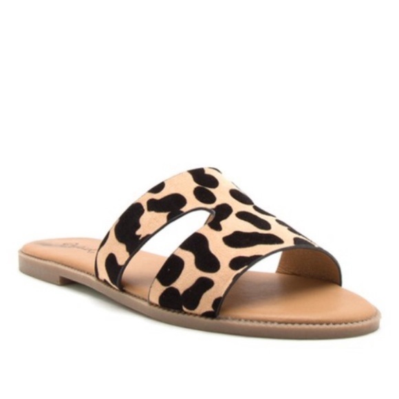 ❗️One Left 8❗️Cheetah Print Sandals Slip Ons - Picture 2 of 2